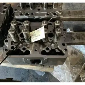 CUMMINS N14 CELECT Cylinder Head