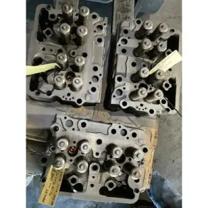CUMMINS N14 CELECT Cylinder Head