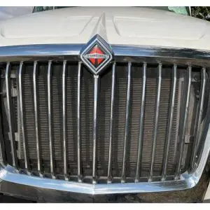 INTERNATIONAL LT Grille