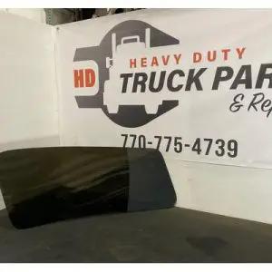 Kenworth Side Bunk Driver side front bunk glass Roof Glass
